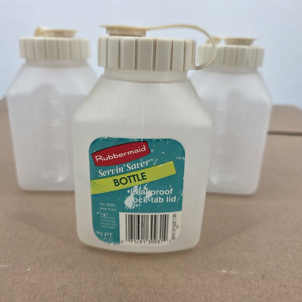 3x Vintage Rubbermaid 1 pint Servin Saver Drink/Beverage Pitcher/Bottles